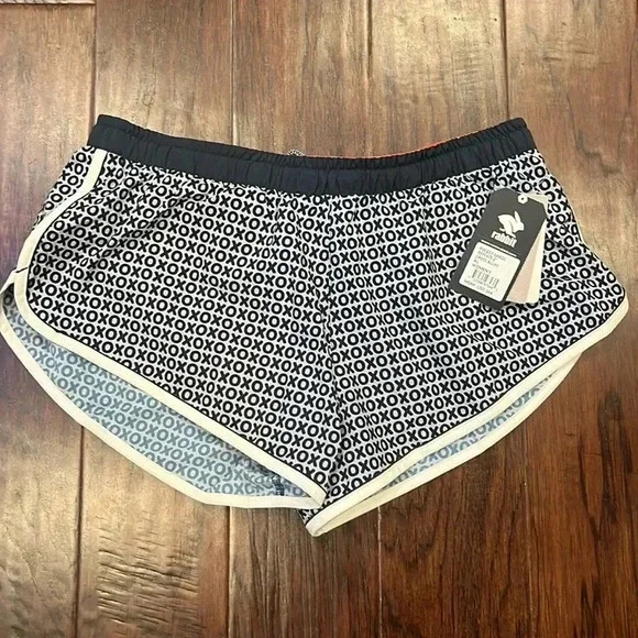 NWT Run in Rabbit Love All 4 inch Repeats XL - Picture 1 of 4